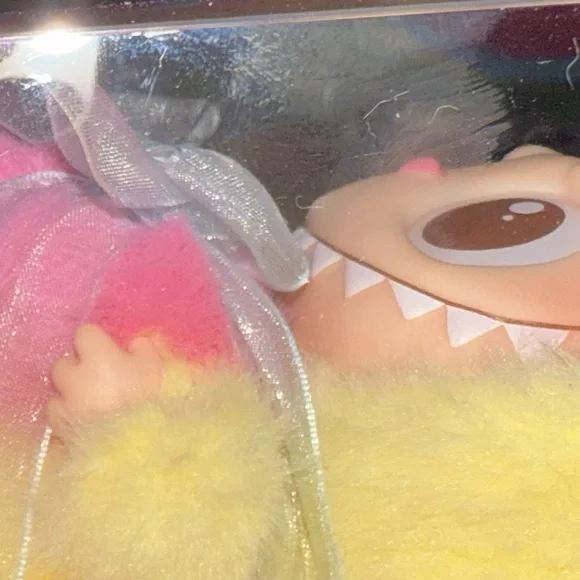 Let's Checkmate Queen Vinyl Plush Labooboos Monsters - Picture 5 of 8